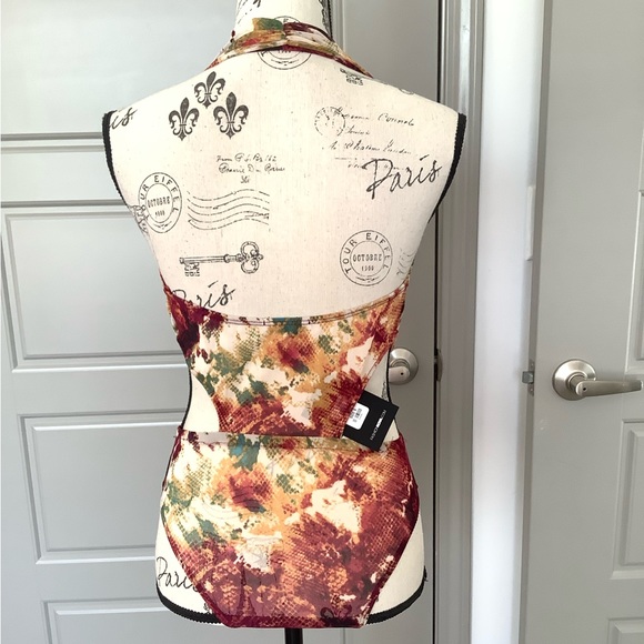 ♠️ Halter Style Bodysuit ♠️ - Picture 3 of 10